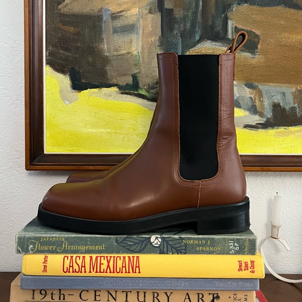 Maguire Mora Chelsea Boots